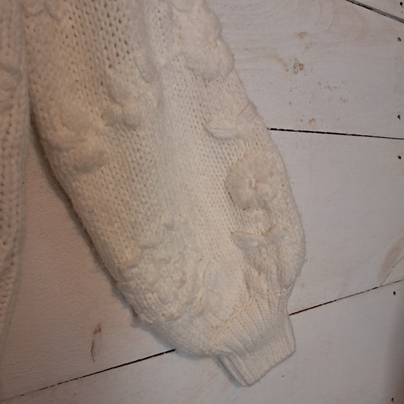 Zara Womens Floral Embroidered Knit Sweater White Puff Sleeves Size Small - Picture 4 of 6